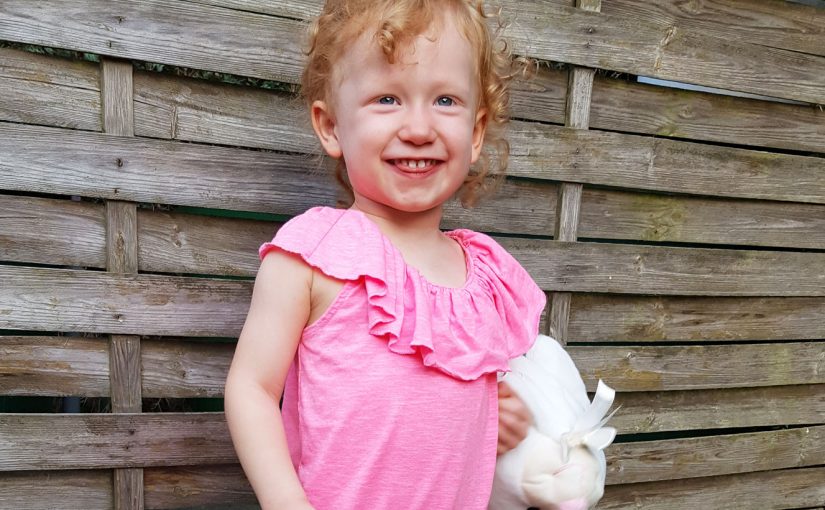 Marla mit Schmusetuch Häschen