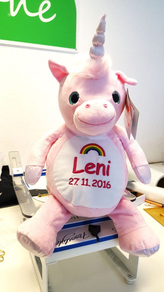 Plüschtier Einhorn mit Name und Geburtsdatum